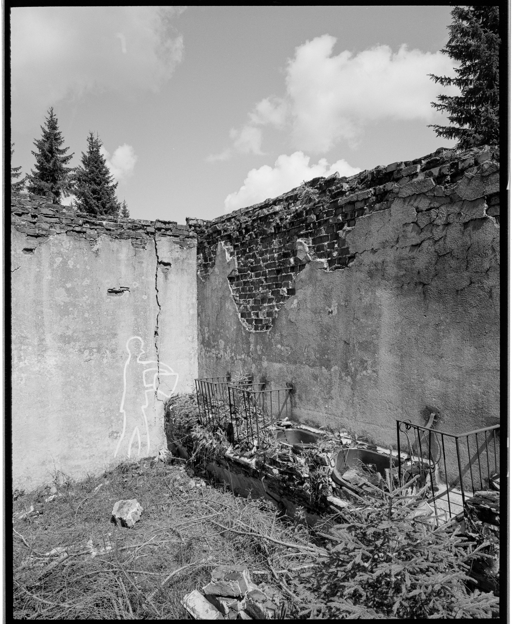 2010-028-67-bw-06